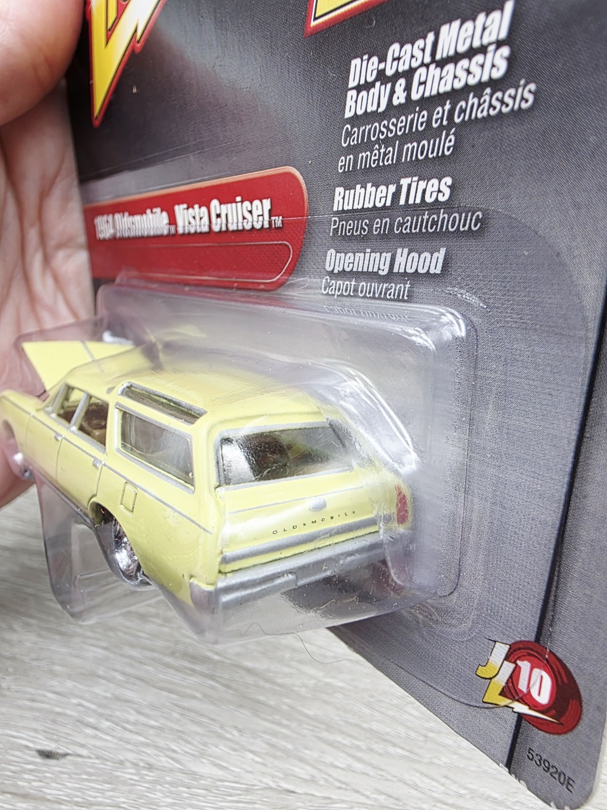 Johnny Lightning 2.0 1964 Oldsmobile Vista Cruiser w/ Rubber Tires