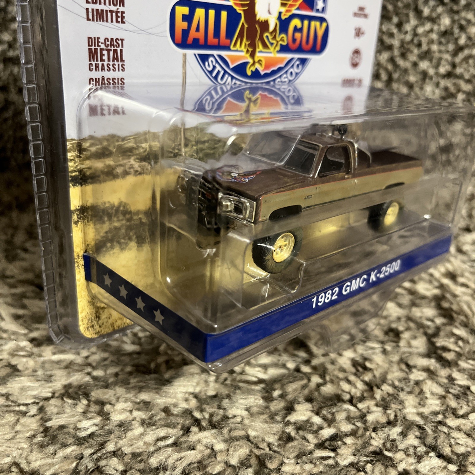 1:64 GreenLight Fall Guy Stunt Man 1982 GMC K-2500 Dirty Version! NEW!!