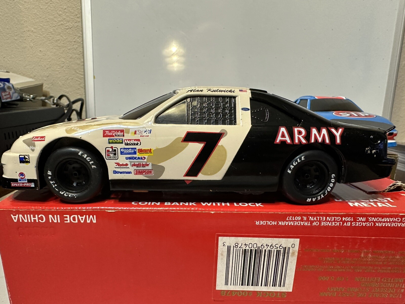 4 car 1/24 Racing Champions lot #17 Darrell Waltrip #7 Alan Kulwicki Banks