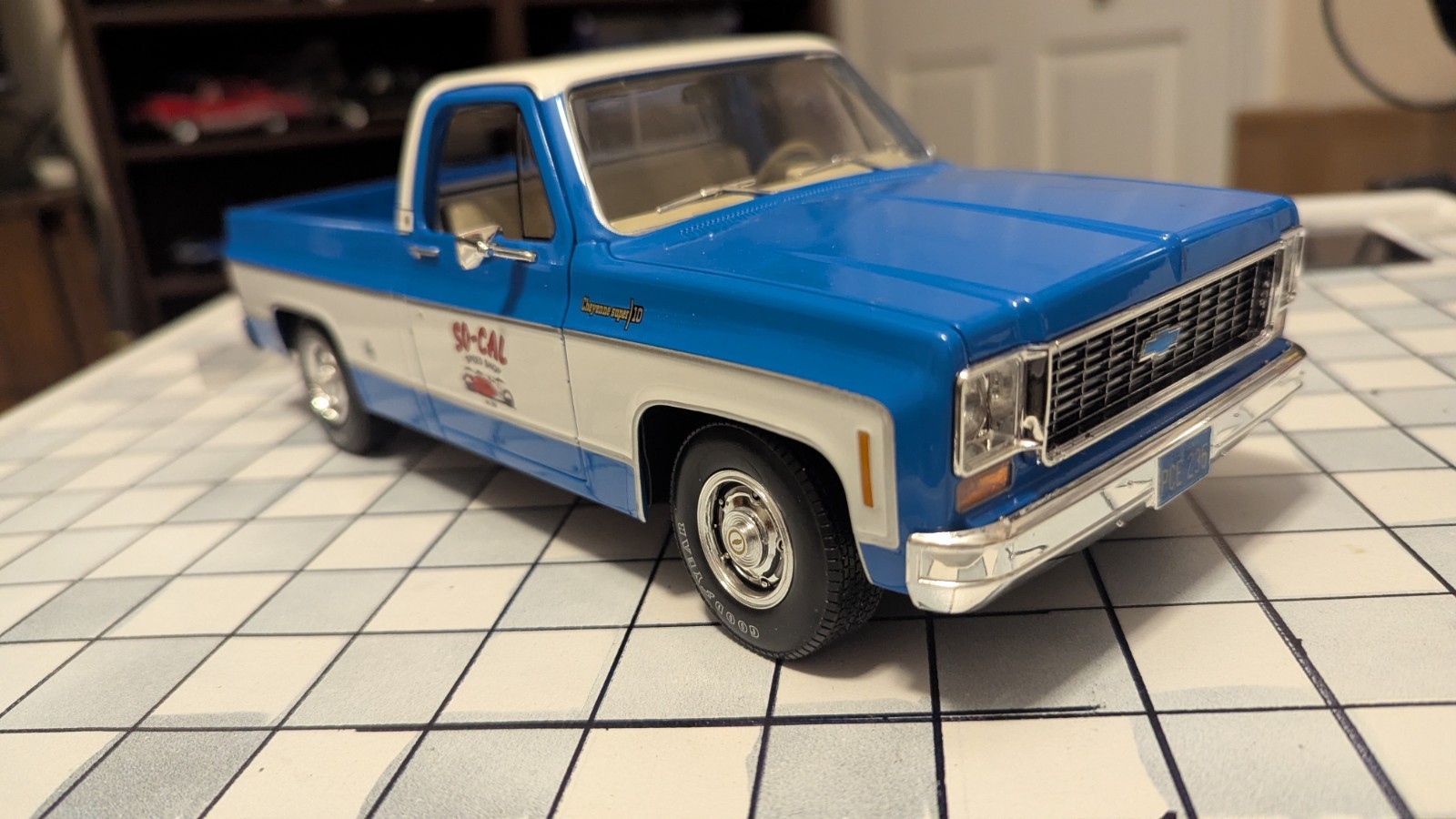 Maisto 1/18 1974 Chevrolet C10 Cheyenne Super Blue