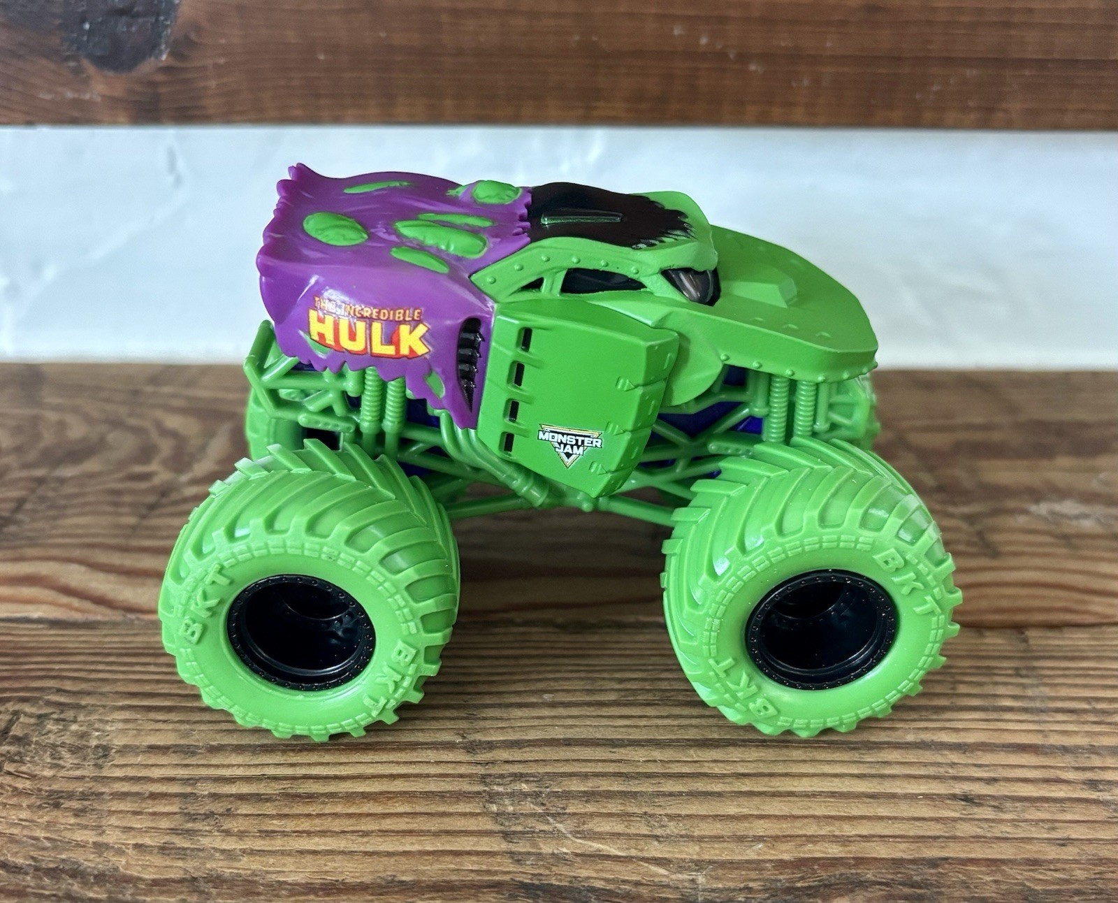 EXCLUSIVE Spin Master Monster Jam Marvel INCREDIBLE HULK Truck New 1:64