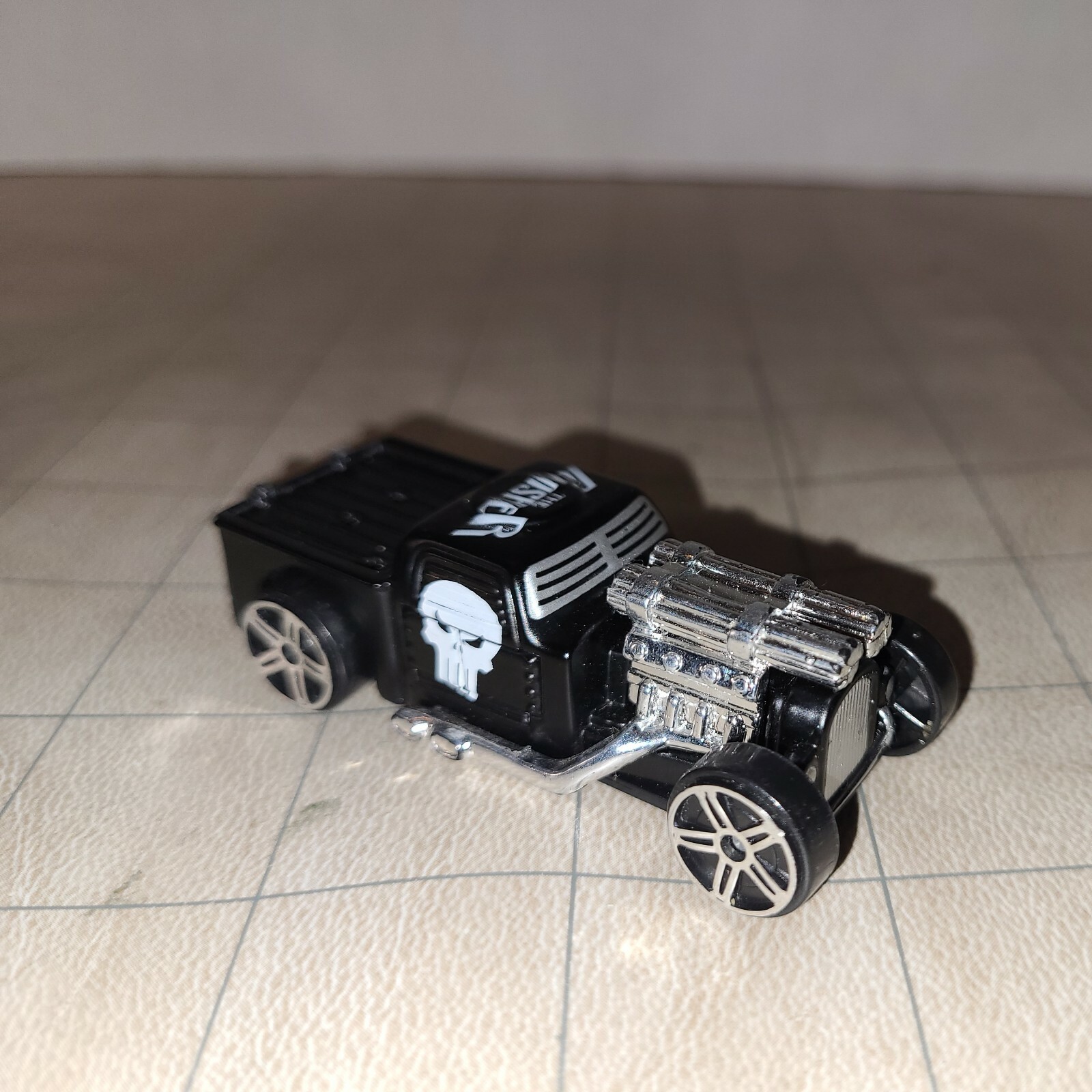 PUNISHER Leadslinger MARVEL outside chrome motor 1/64 chrome wheels