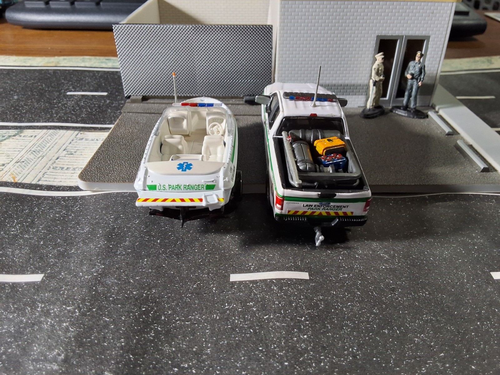 Greenlight Police Ford Custom PARK RANGER LAW ENFORCEMENT BOAT SET ONE OF A KIND