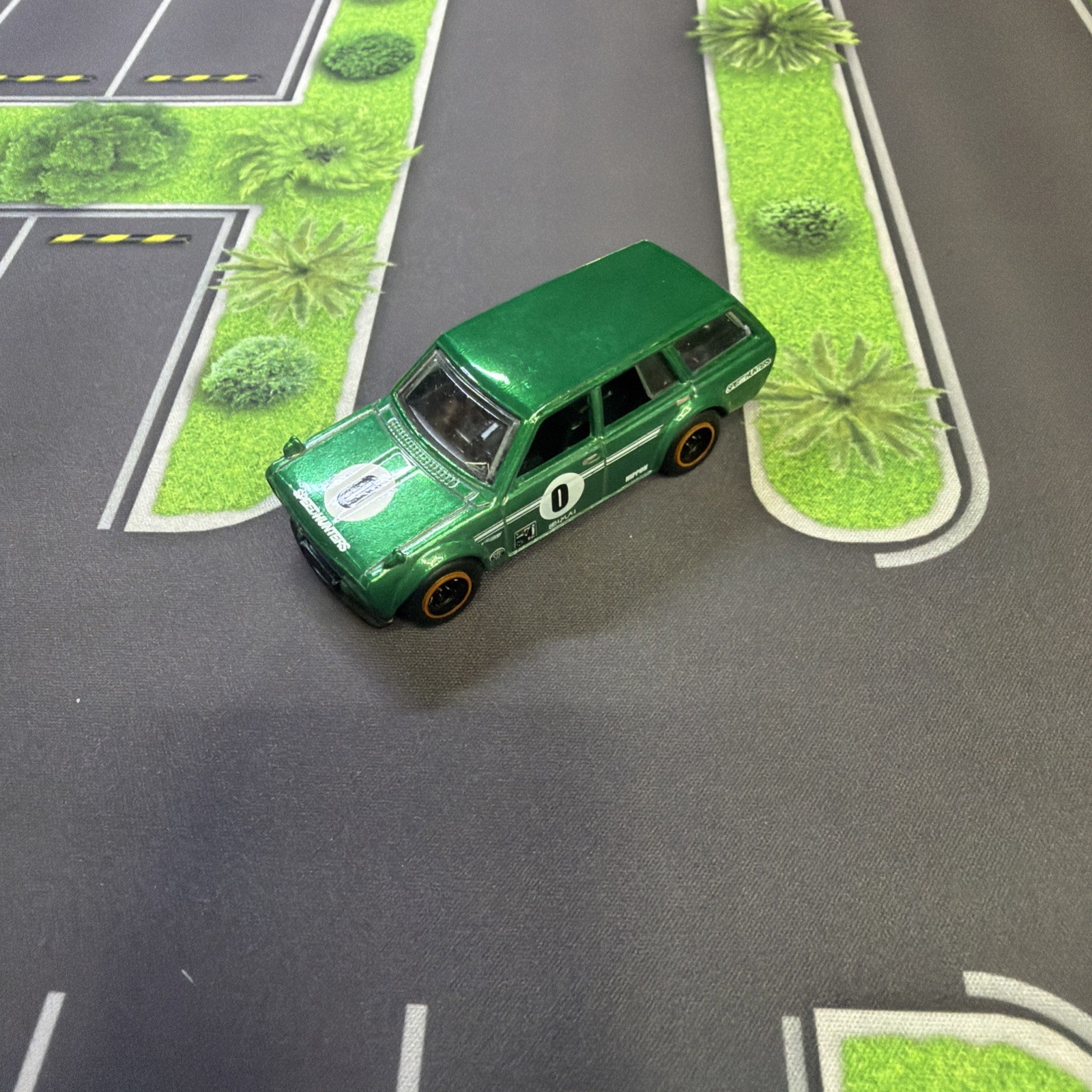 Hot Wheels ’71 DATSUN BLUEBIRD 510 WAGON 2018 LEGENDS TOUR GREEN – LOOSE