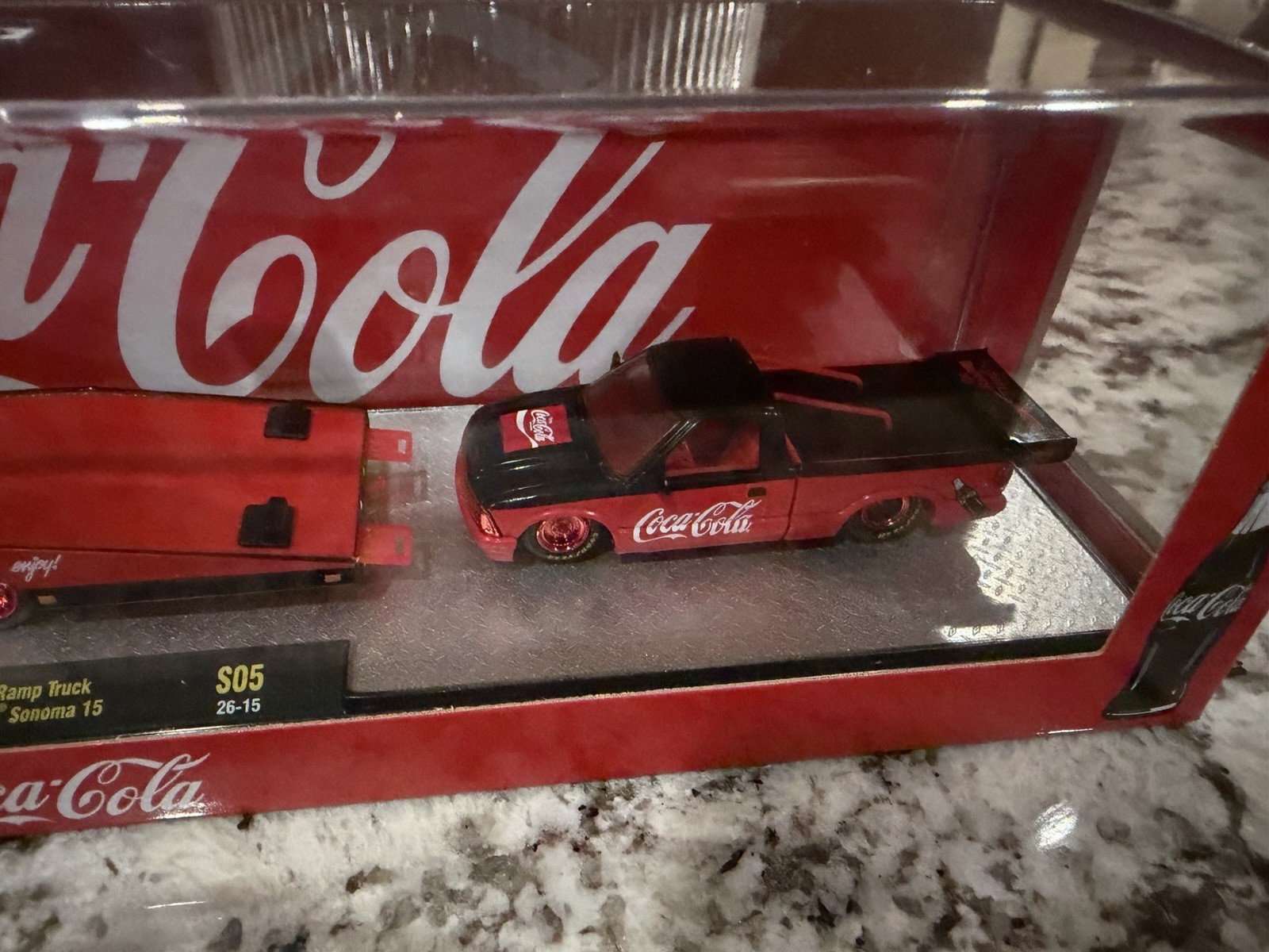 M2 1973 GMC Ramp Truck & 1995 GMC Sonoma 15 Coca Cola 56000-S05 1/64 CHASE