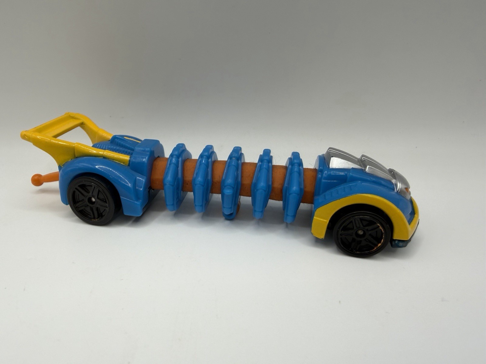 Hot Wheels Mutant Machine Centi-Speeder Mattel 2014 Blue And Yellow