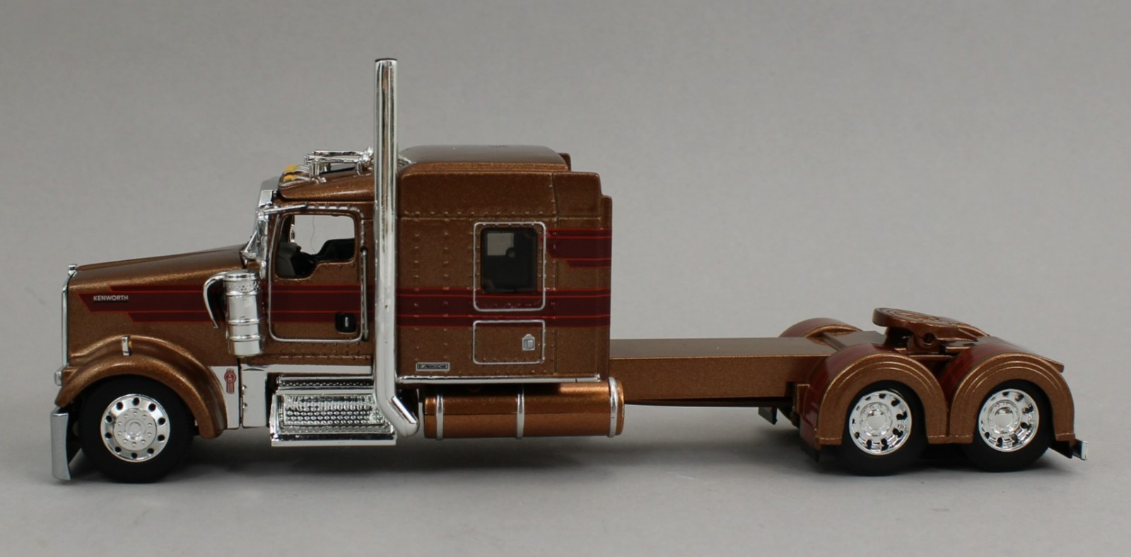 DCP 1:64 *BRONZE* Kenworth W900L 72″ Flattop w/CHROME Mac Coal End Dump Trailer