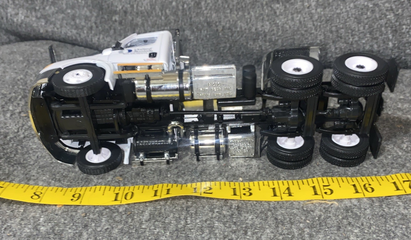 First Gear 1/34 Freightliner Cascadia Semi Ledwell Trailer United Rental Tractor