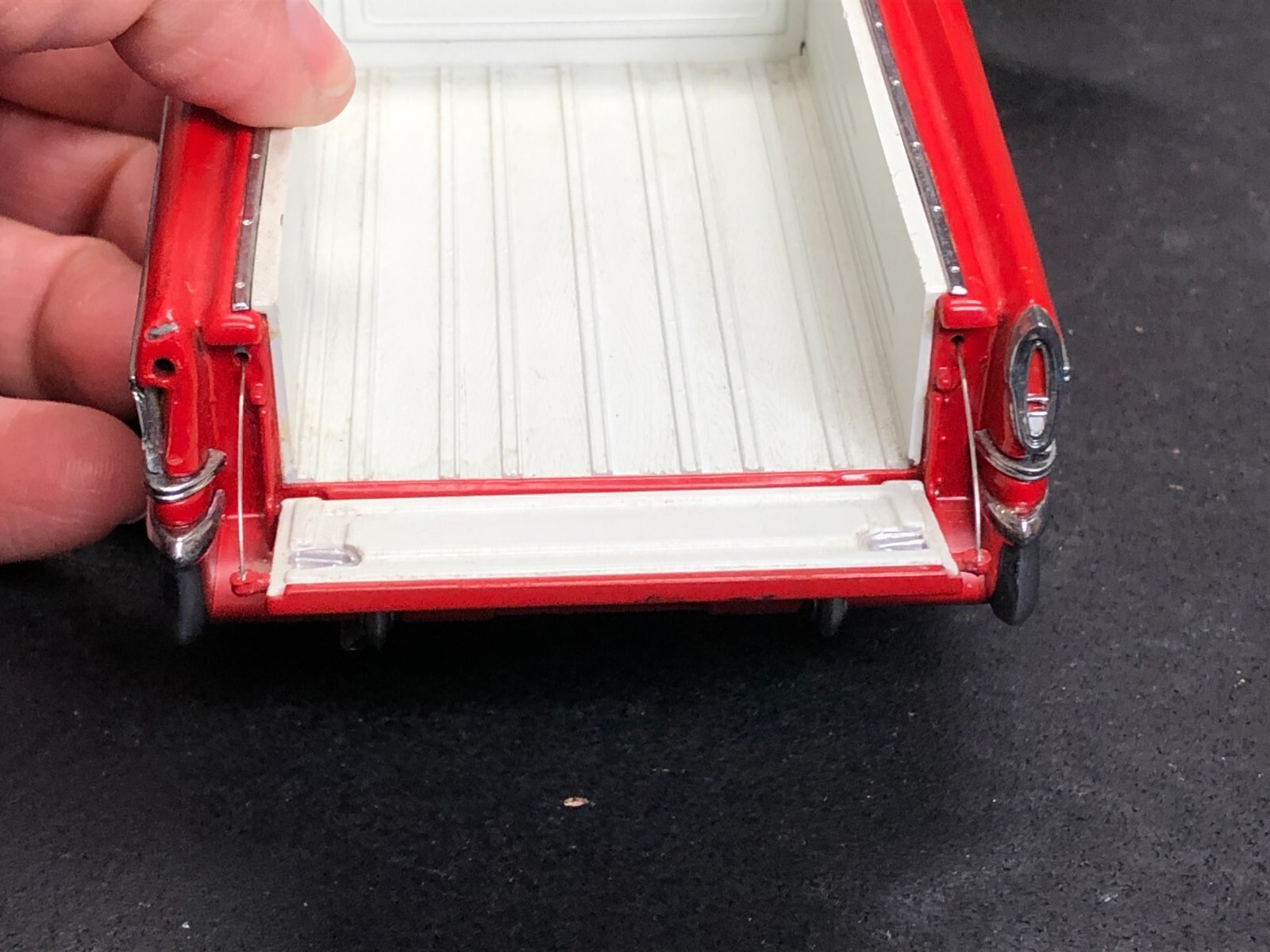 Imperfect 1:24 Diecast Danbury Mint RED 1957 CHEVROLET CAMEO PICKUP No Box AS-IS