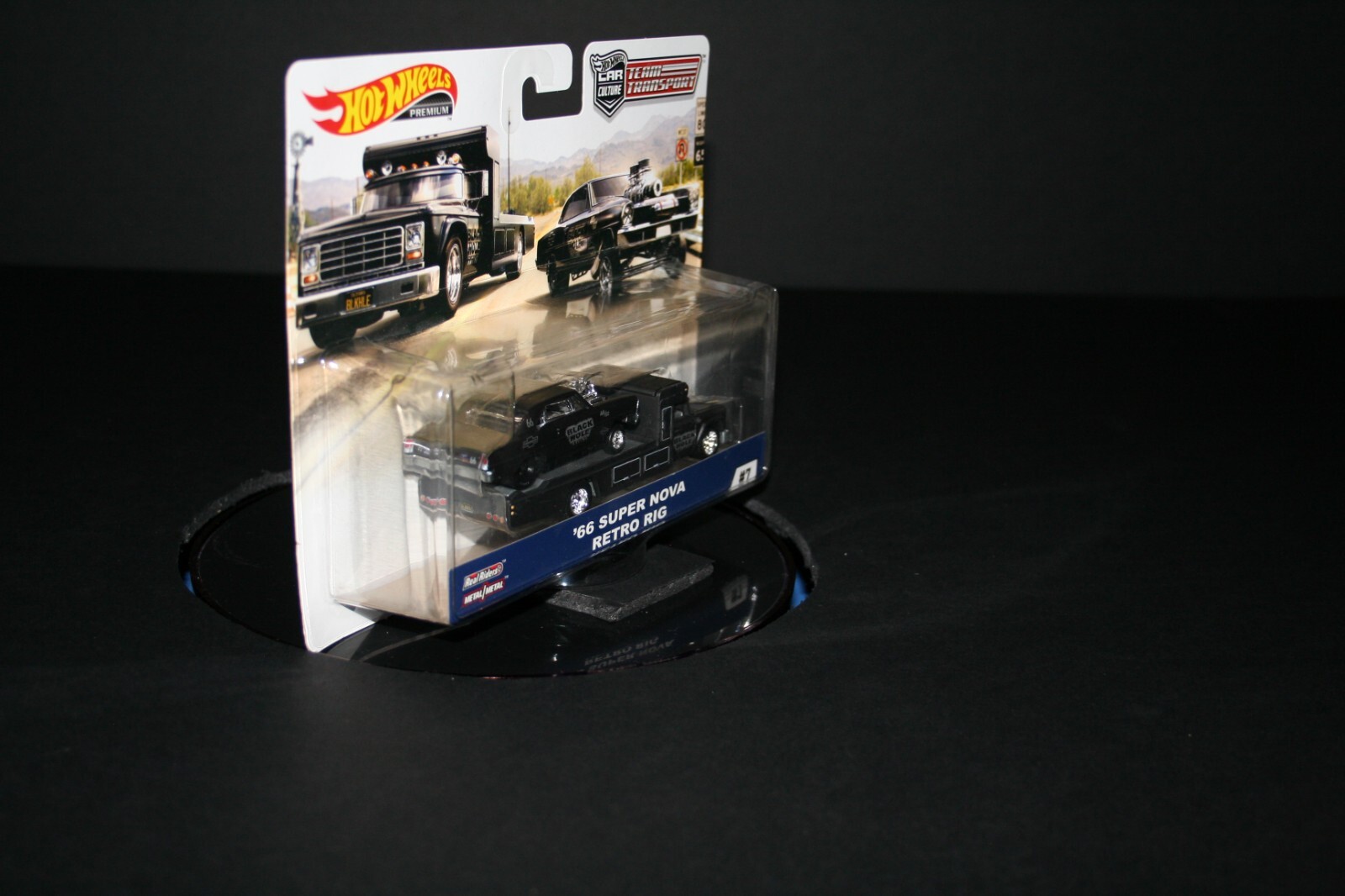Hot Wheels 2019 Team Transport ’66 Super Nova w/ Retro Rig 1/64 Diecast Model