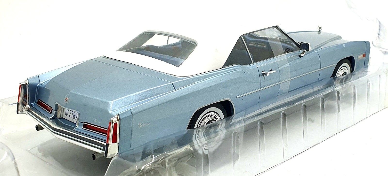 MCG 1/18 Scale Diecast MCG18472 – Cadillac Eldorado Convertible – Met. Lt. Blue