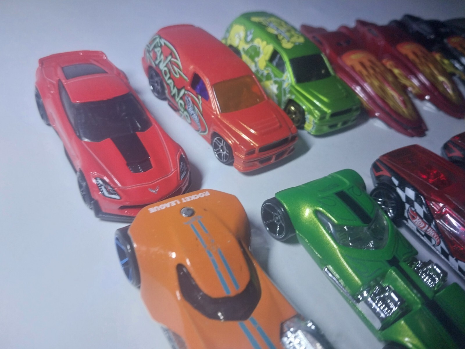 Lot Of 28 Mixes Hot Wheels Cars Please See Photos