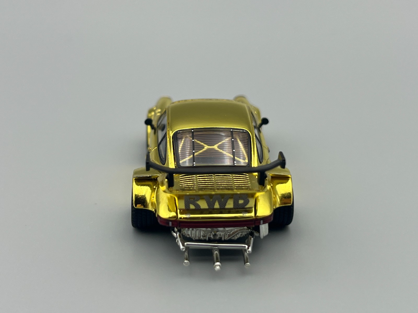 RWB 930 and Transporter Gold Porsche 911 HEC 2026 Exclusive Poprace 1/64 scale