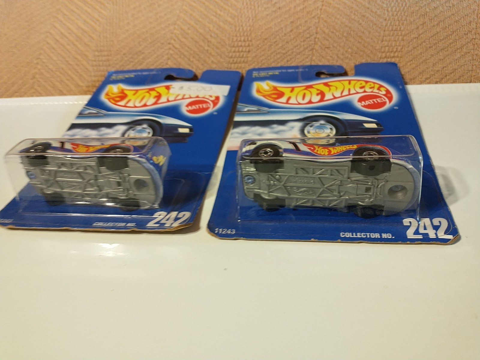 1991 Mattel Hot Wheels Die Cast Metal & Plastic Set Of 2 1993 Camaro #242