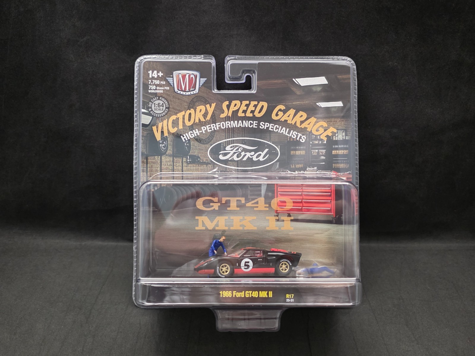 M2 Diorama “Victory Speed Garage” 1966 Ford GT40 MK II (R17) 67500