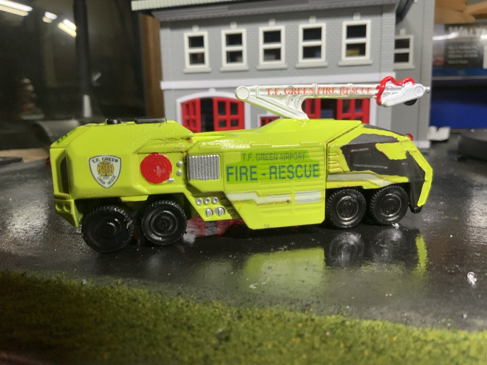 Matchbox T F Green Fire Rescue Crash Truck