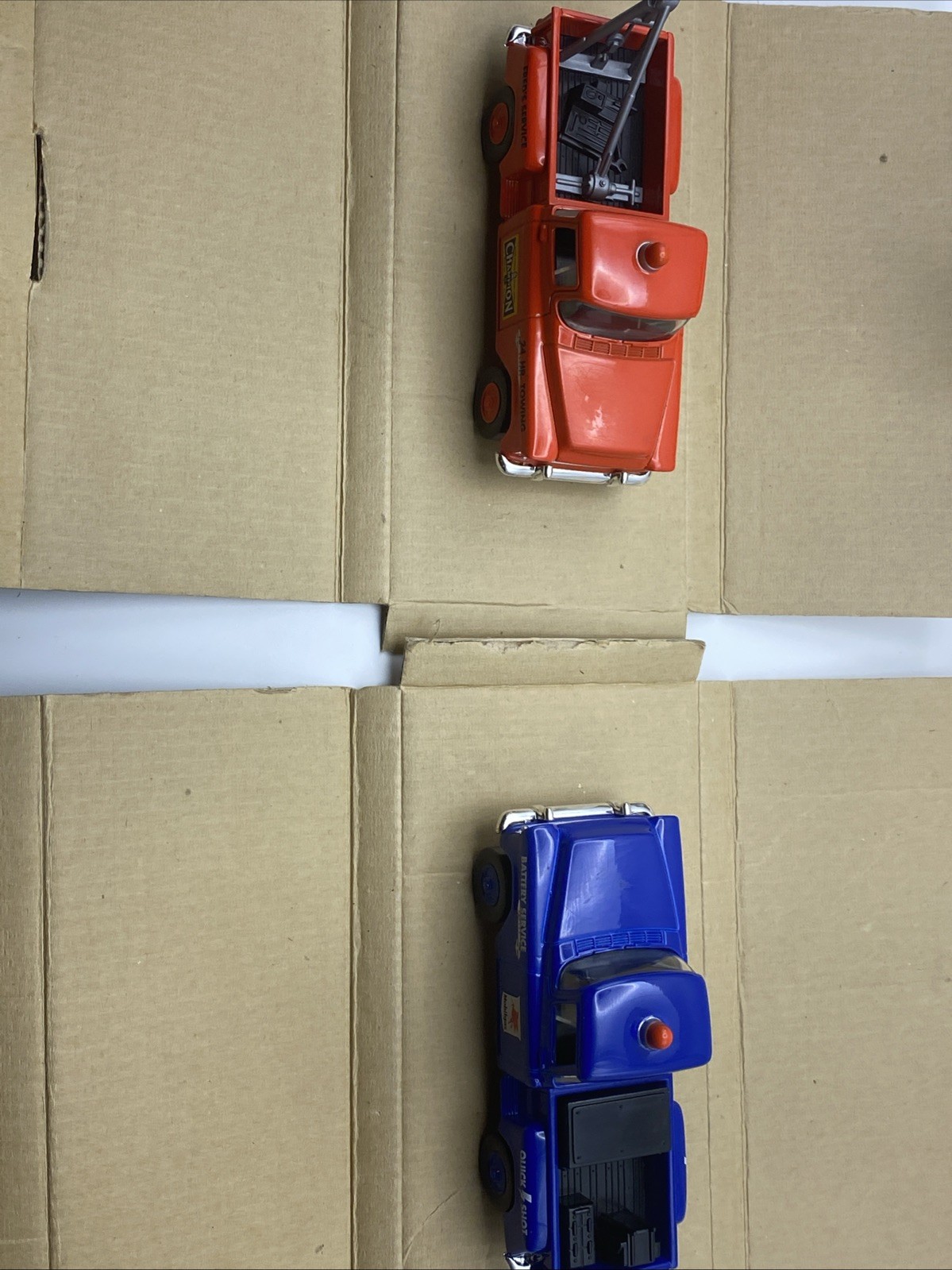 Lot of 2 Franklin Mint 1:43 1953 Ford F-100 Service Trucks Tow Battery NIB
