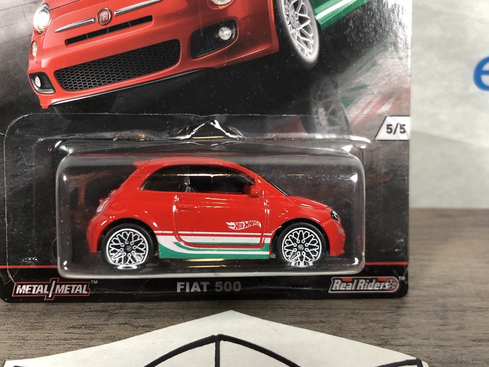 Packaging Hot Wheels Car Culture Euro Style Fiat 500 comes w/ Protech Case