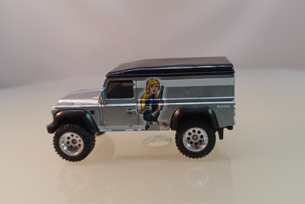 Hot Wheels Land Rover Defender 110 Hard Top Marvel Nick Fury, Grey RR – 2021