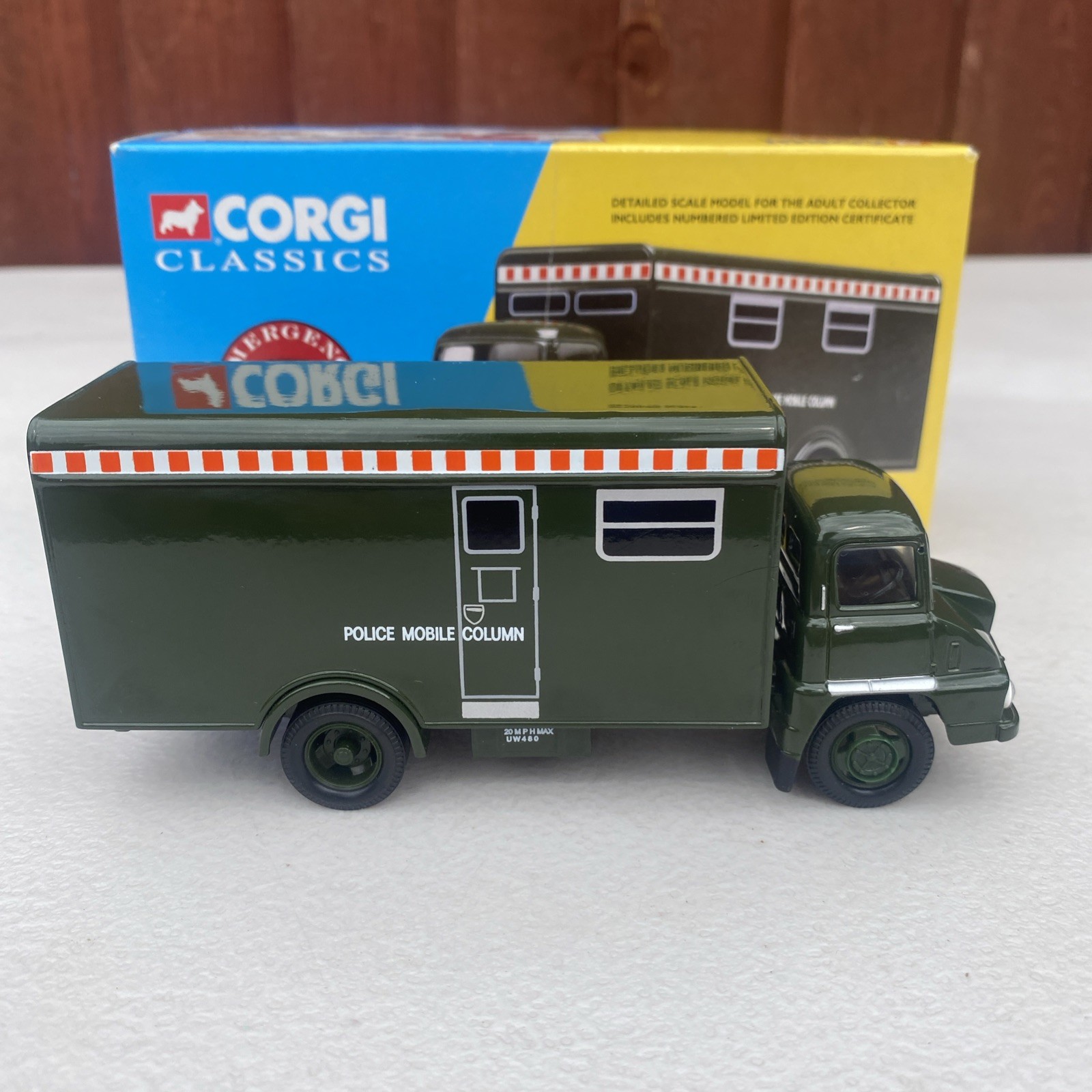 Corgi Classics 30307 Police Mobile Column Thames Trader Control Unit 1:50 Scale