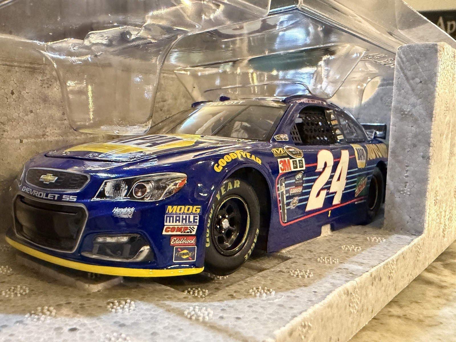 1/24 Lionel Chase Elliott #24 NAPA 2016 SS 1 of 2500 C246821NACLNAPA