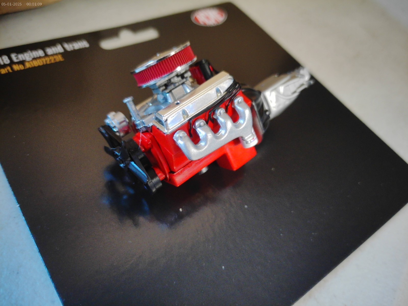 CHEVY SMALL BLOCK 350 ENGINE & TRANSMISSION COMPLETE 1:18 ACME A1807223E GMP