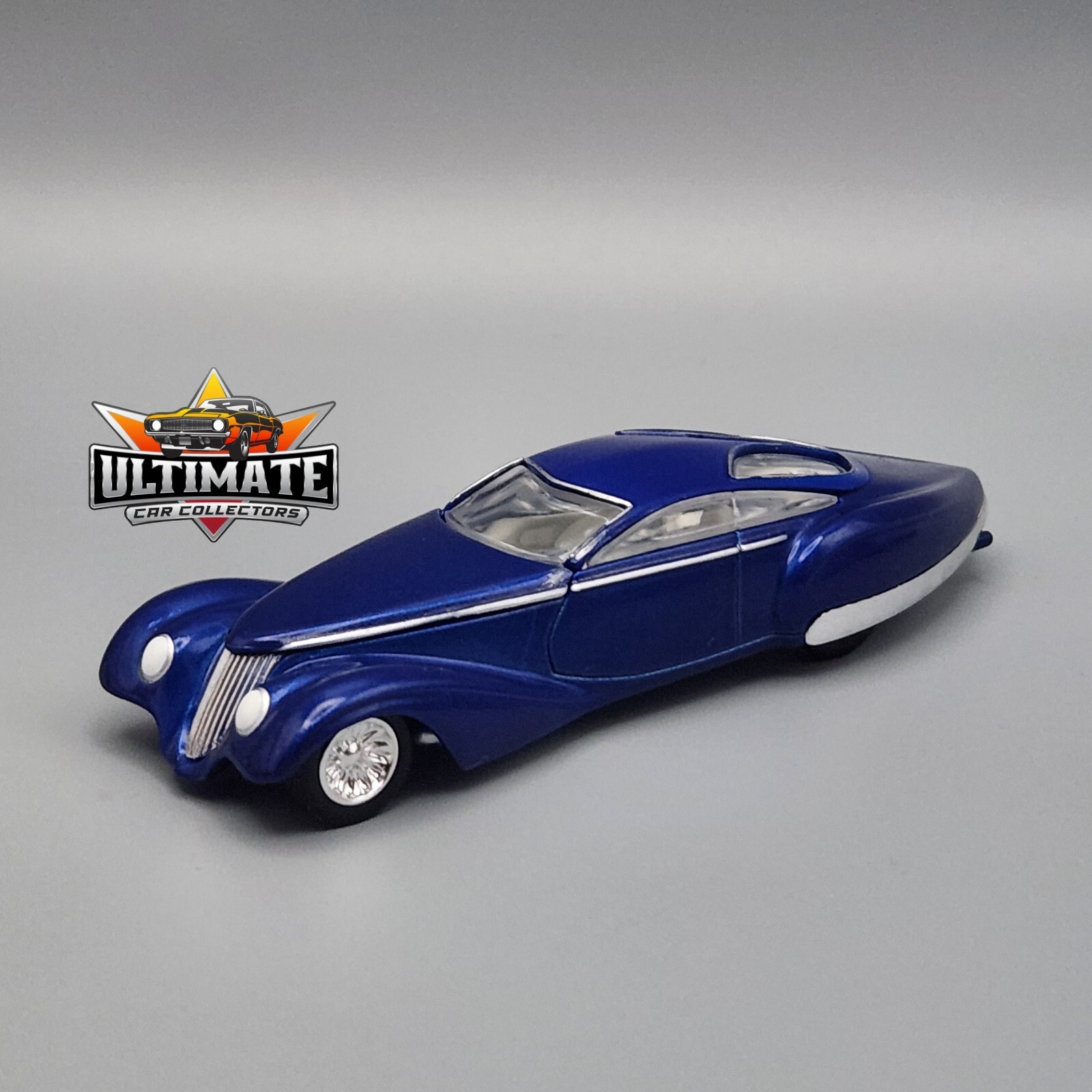 Chip Foose Manhattan Original Custom Design Collectible 1:64 Scale Collector Car