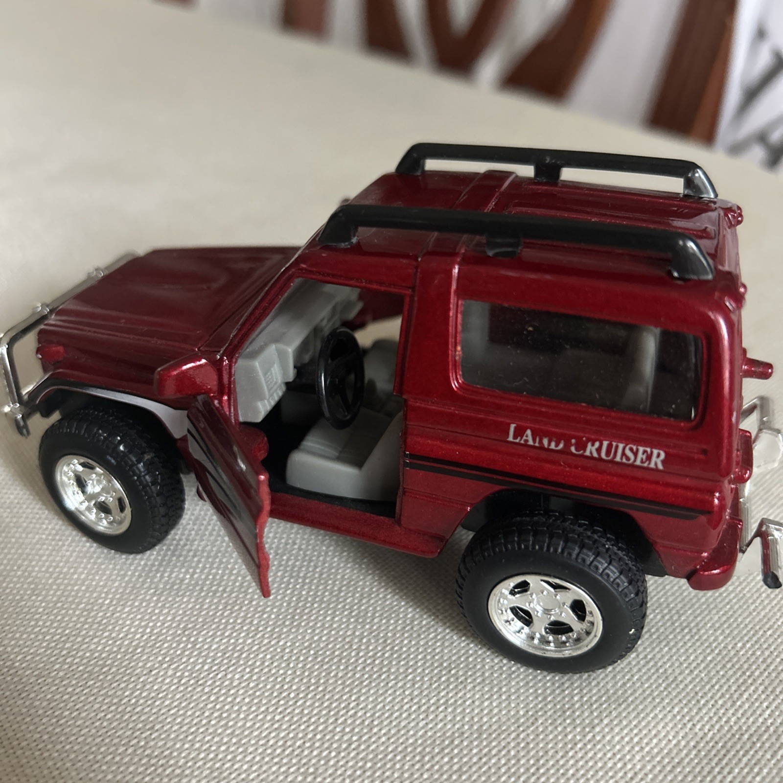 Toyota Land Cruiser Red DP5010 Diecast Model