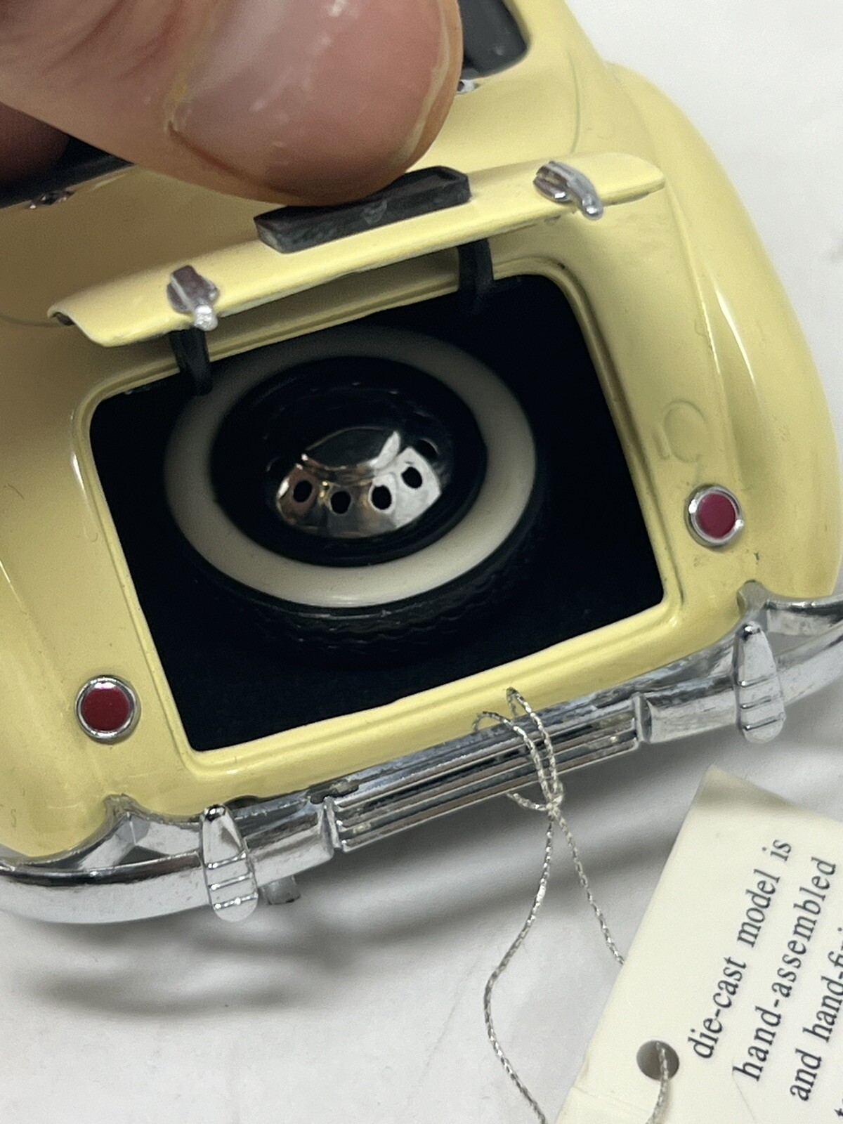 Die Cast~Franklin Mint~1:24~1937 Cord 812 Convertible~Yellow~w/Removable Top