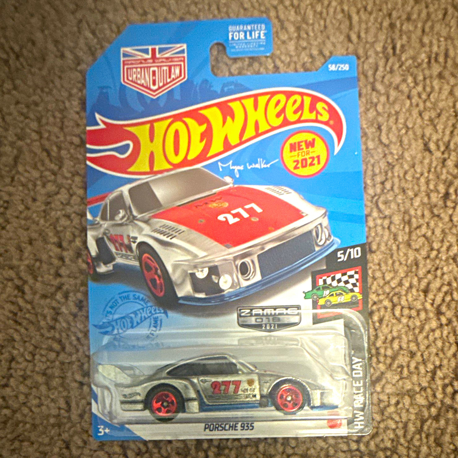 Hot Wheels Race Day Porsche 935 ZAMAC Silver/Red 2021 1:64 Diecast Unopened