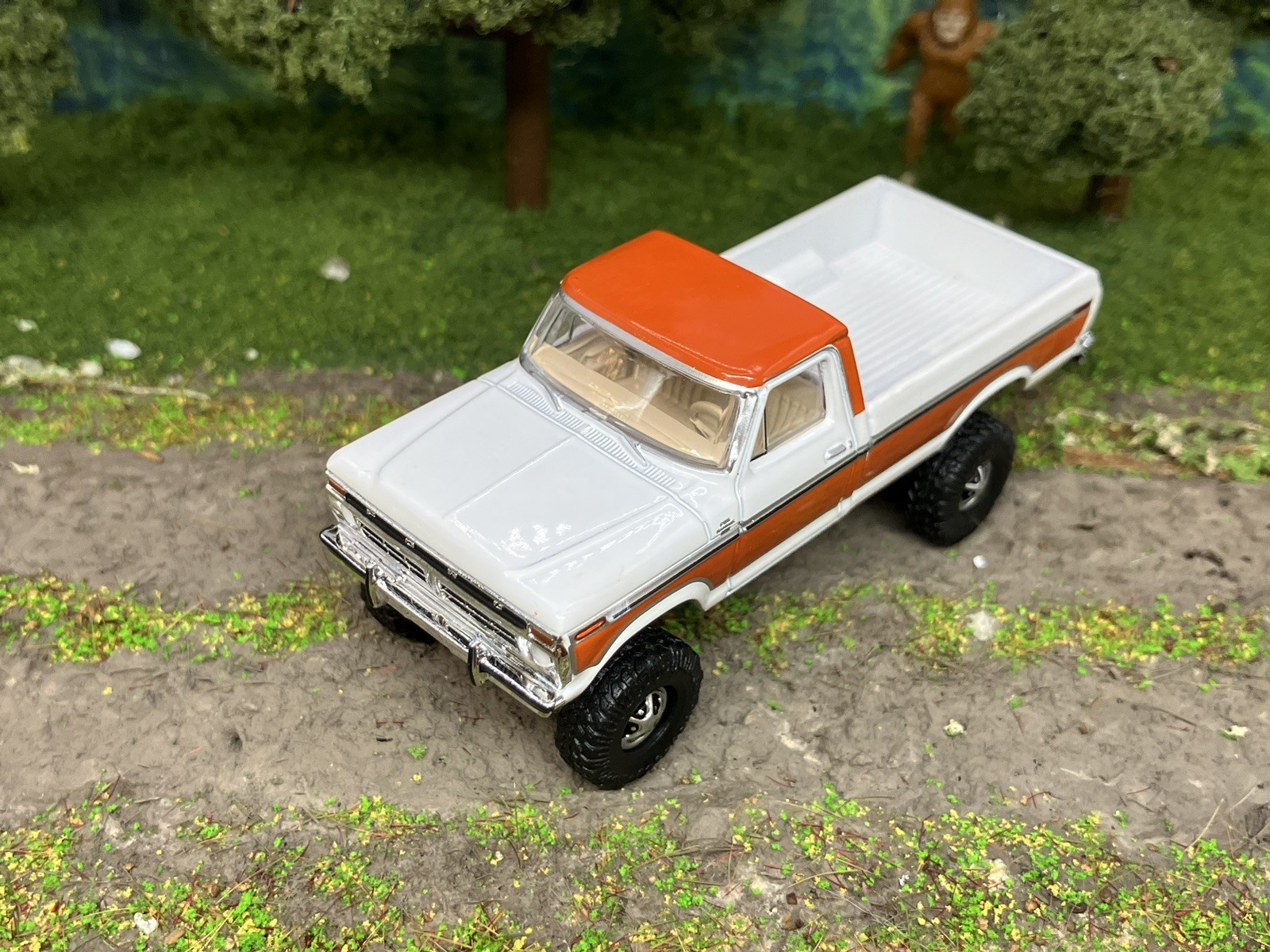 1977 Ford F-150 Ranger Explorer Lifted 4×4 Truck 1/64 Diecast Custom Greenlight