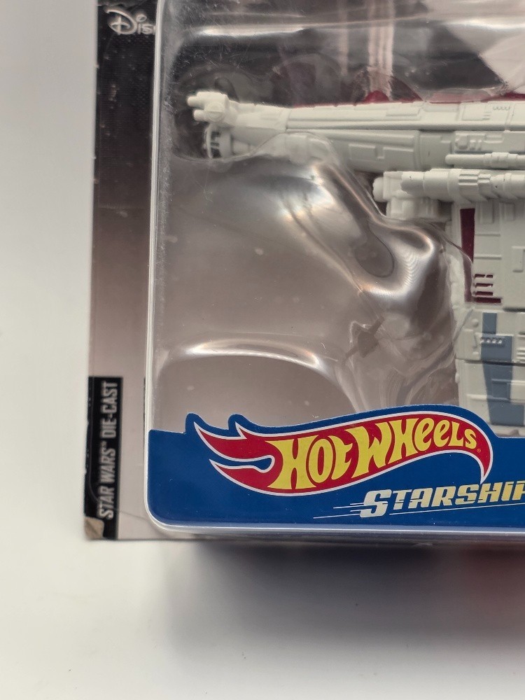 2017 Hot Wheels Star Wars Starships Resistance Bomber (LOT 197)