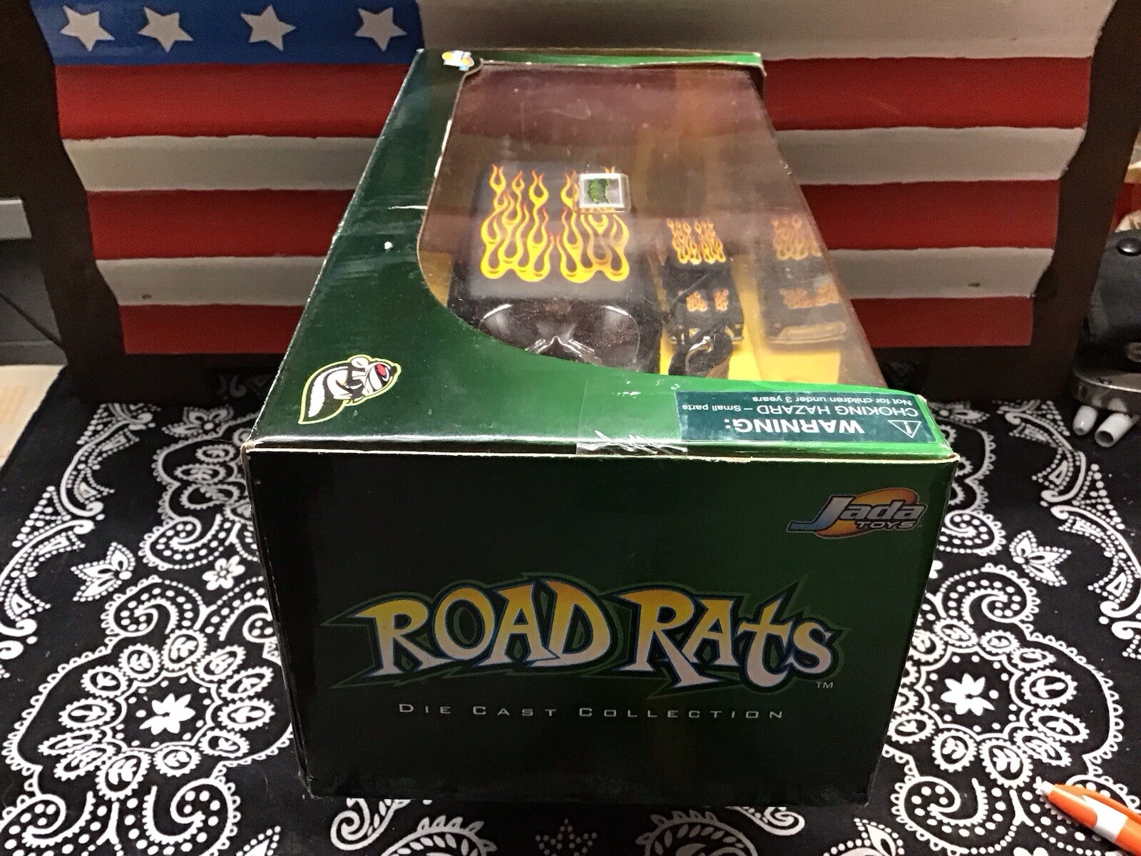 JADA TOYS ROAD RATS 57′ CHEVY SUBURBAN 2 CAR SET WITH FIGURE “”