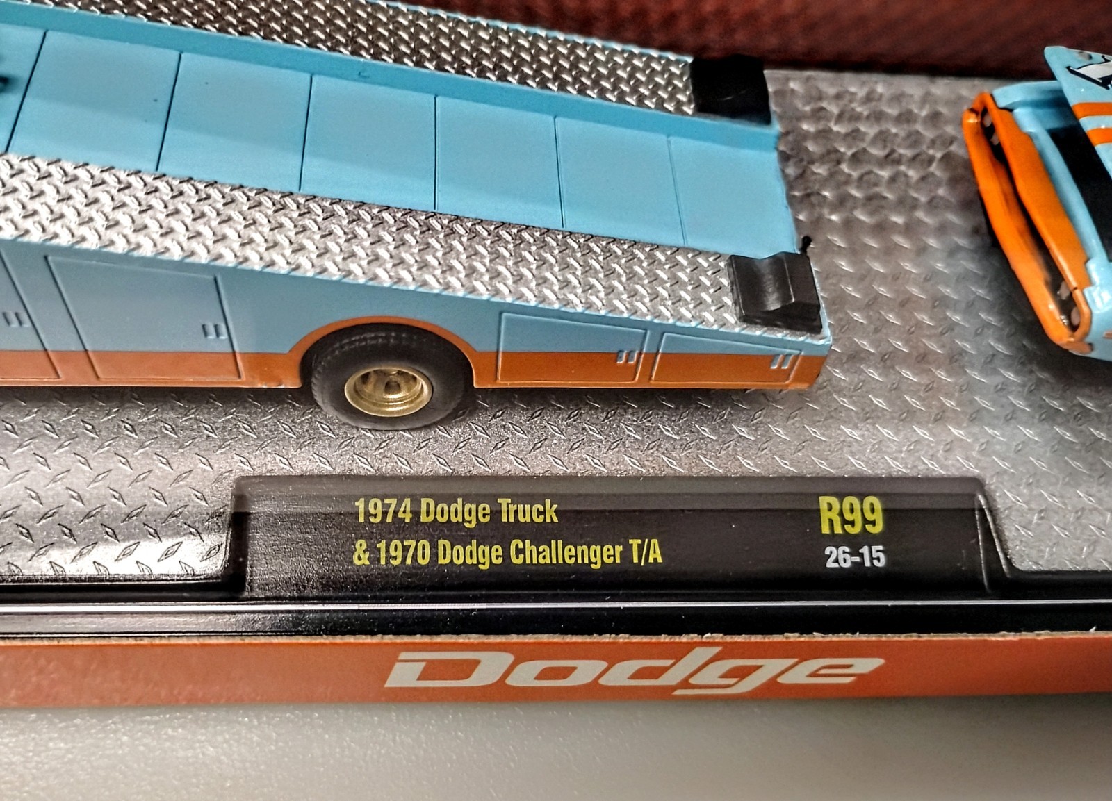 M2 Machines Auto Haulers R99 Gulf 1974 Dodge Truck & 1970 Dodge Challenger T/A