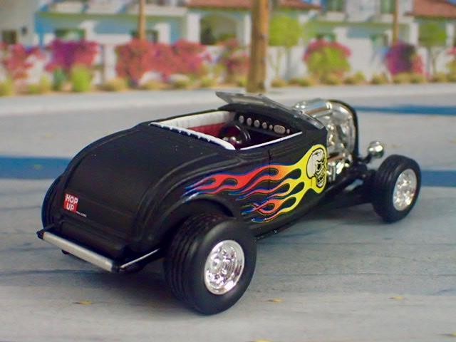 Hot Rod Supercharged Flathead V8 1932 Ford Roadster w/raked Windshield 1/64 LE K