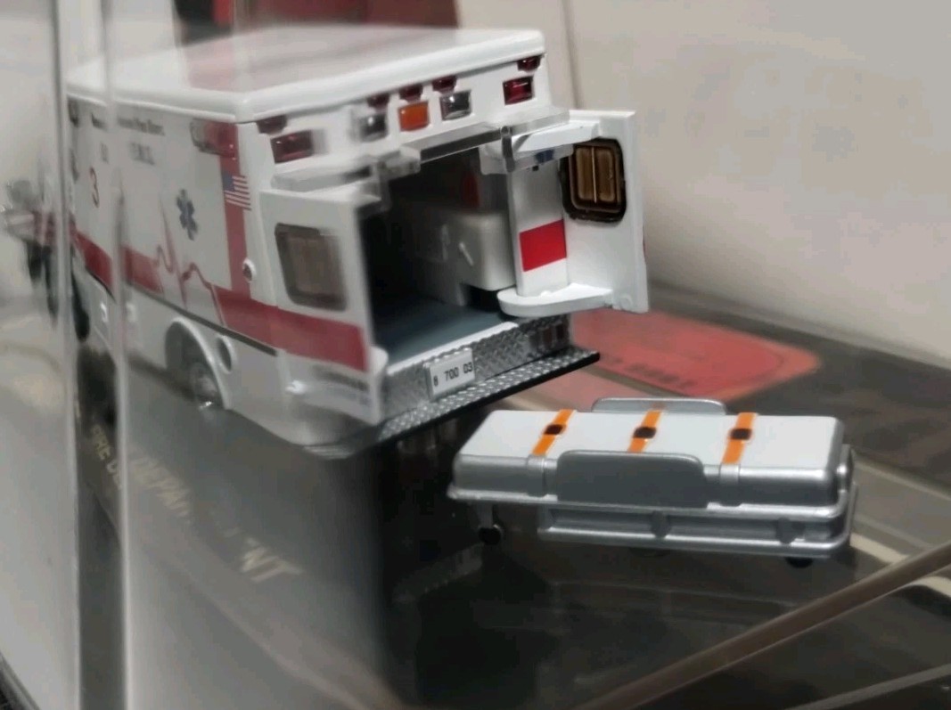 Code 3 Chicago Fire Department Ford E-350 Ambulance 3 EMS #12056