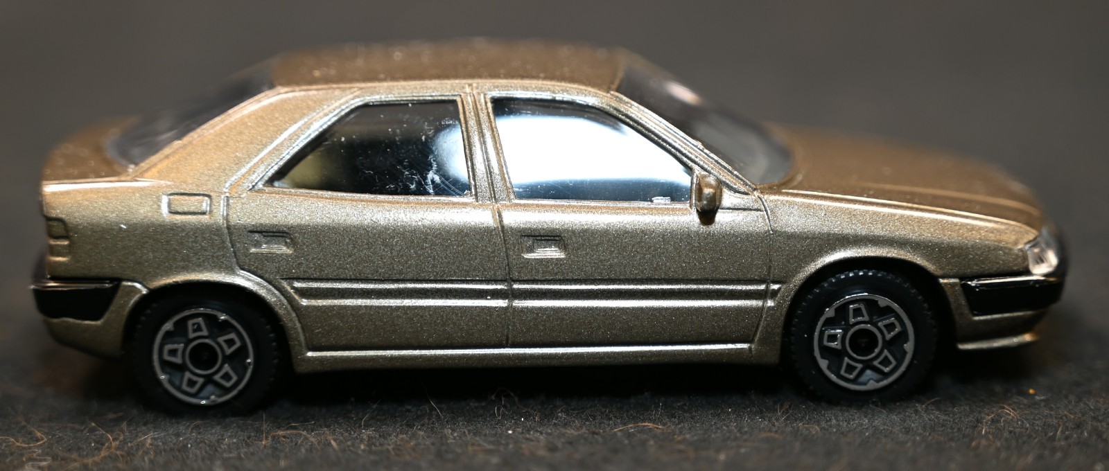 Bburago Citroen Xantia 1/43 Scale Diecast Model Bronze Grey Made In Italy Boxed