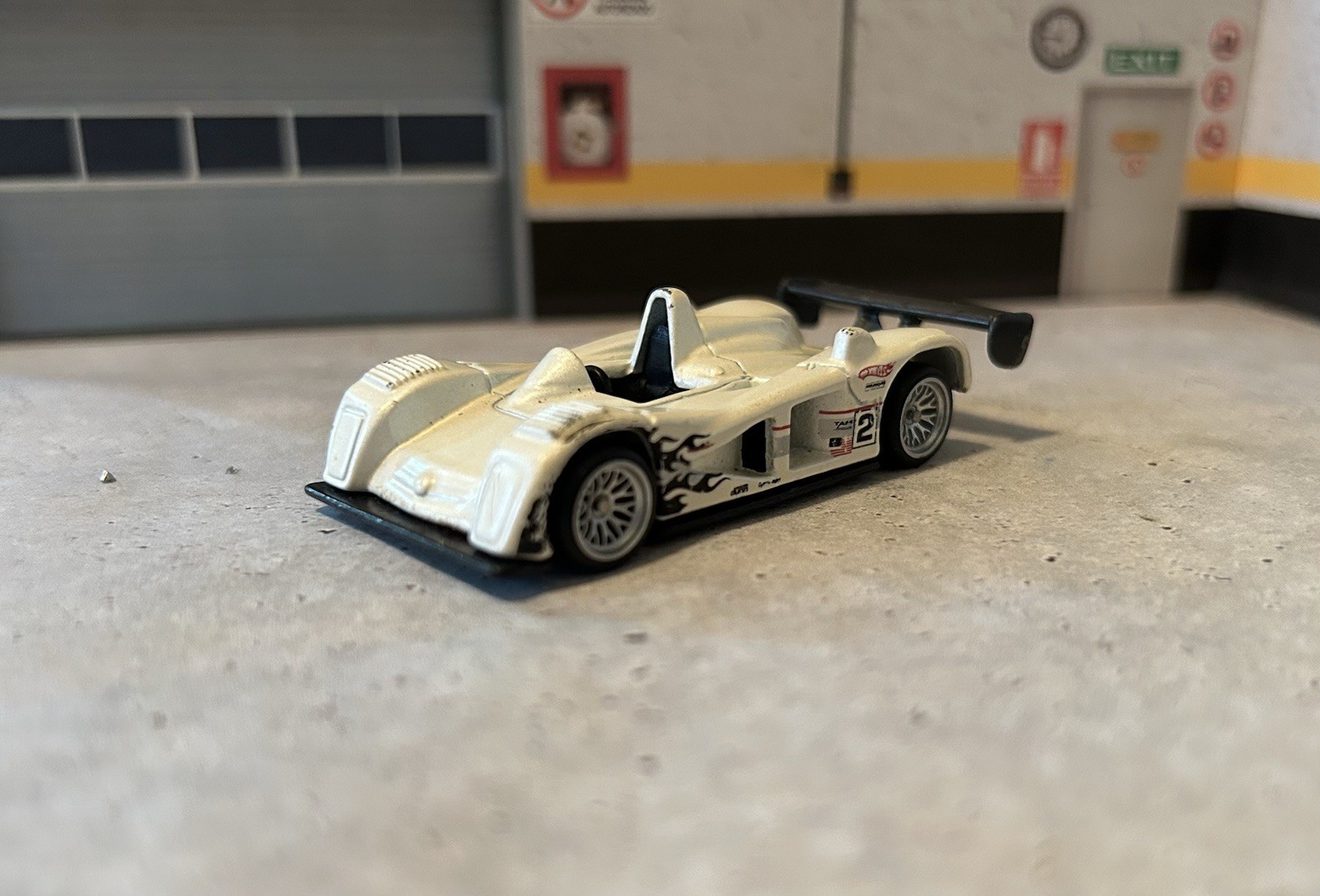 Hot Wheels 2000 Cadillac LMP GMTM # 1 White W/ Real Riders Tires On Spokes