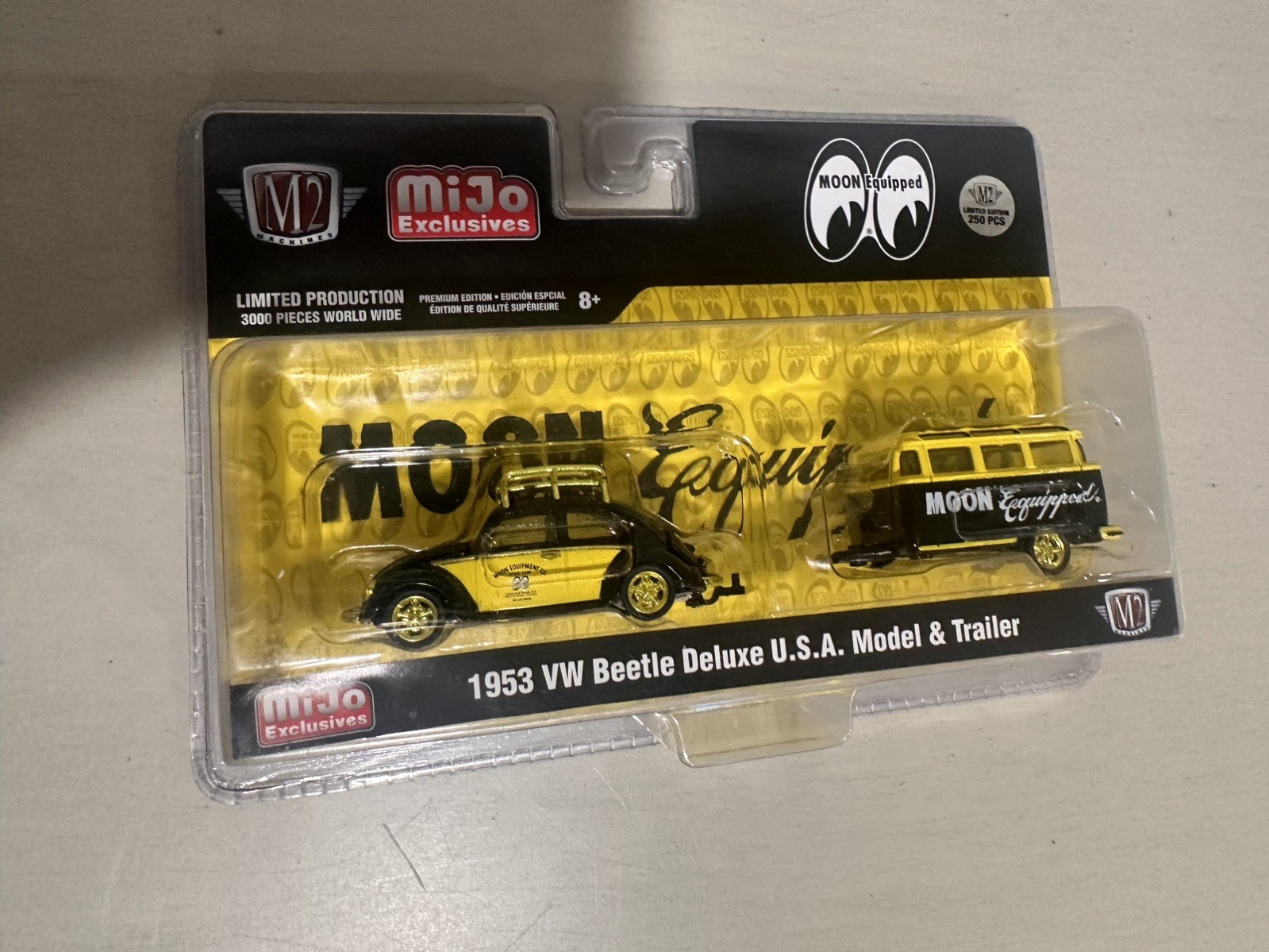 M2 Machines 1953 VW Beetle USA Model & Trailer Mooneyes MIJO Exclusives Chase