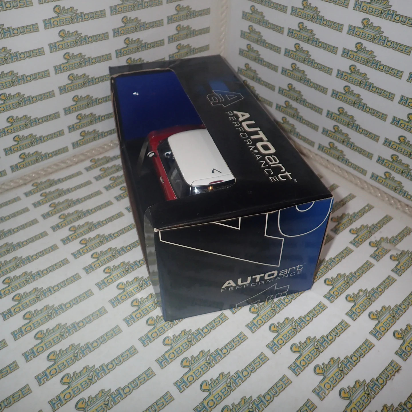 AutoArt 74822 – 1/18 Scale – BMW Mini Cooper Red