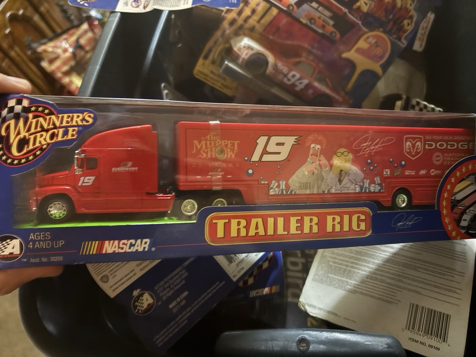 Winner’s Circle NASCAR Trailer Rig #19 Dodge Semi 1:64 Diecast Red 2002 Muppets