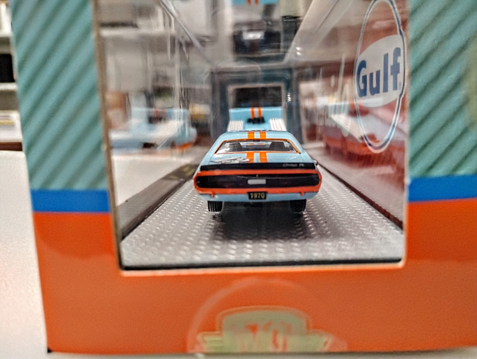 M2 Machines Auto Haulers R99 Gulf 1974 Dodge Truck & 1970 Dodge Challenger T/A