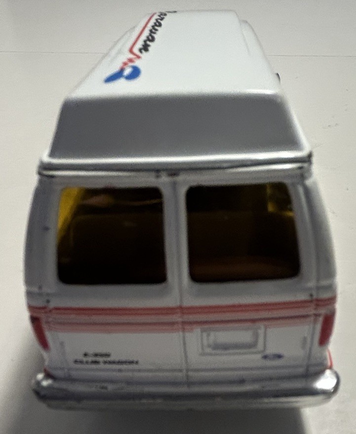 Tin Toys NEW Ford Econoline Van E-350 V8 Caravan 1:43 Diecast White