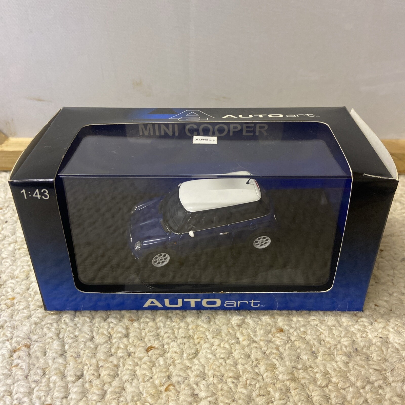 BMW MINI COOPER AUTOART DARK BLUE WITH WHITE ROOF MODEL CAR 1:43 SCALE