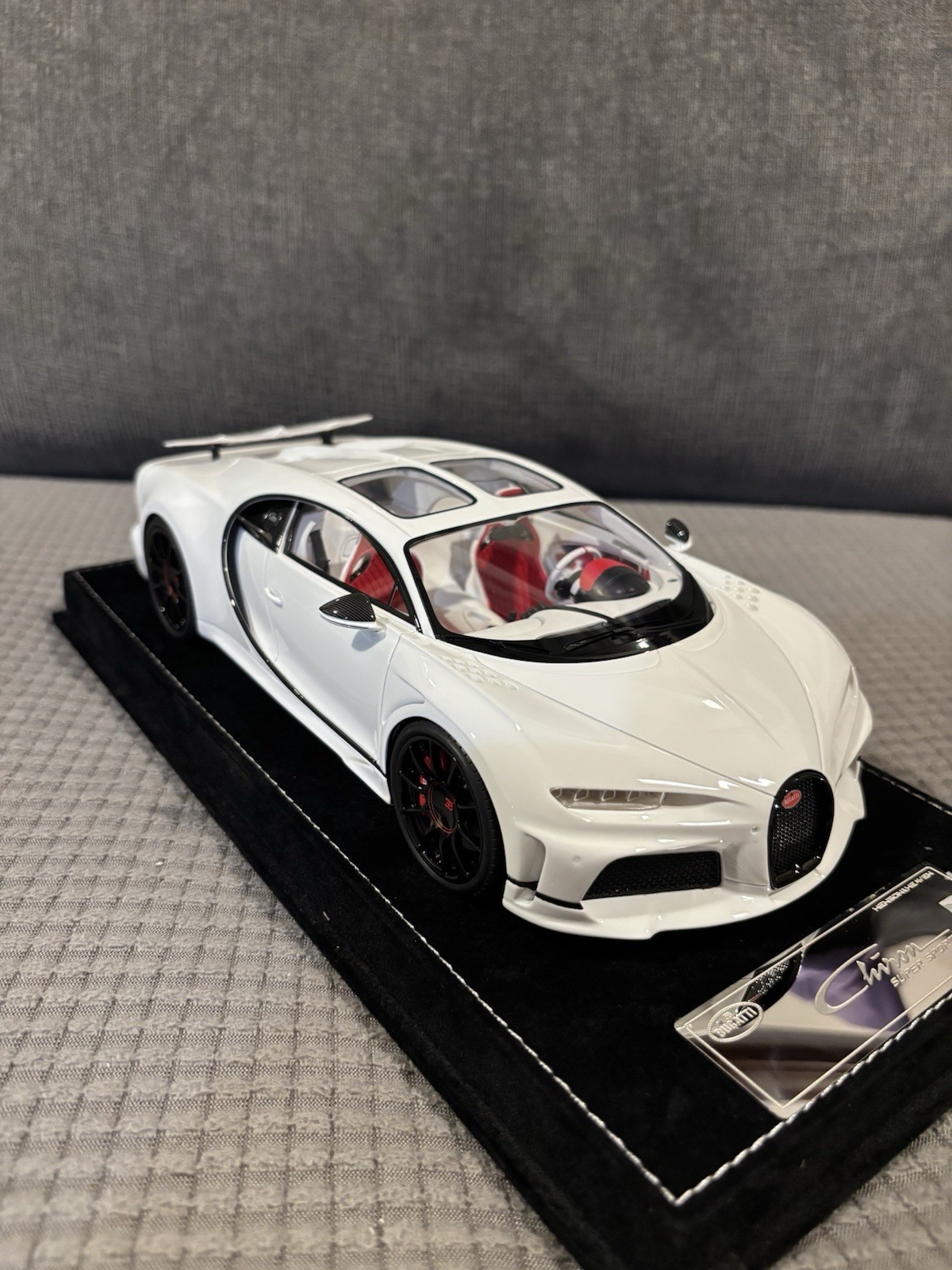 1/18 HH Henson & Heaven Bugatti Chiron Super Sport White/Red Limited 30pcs