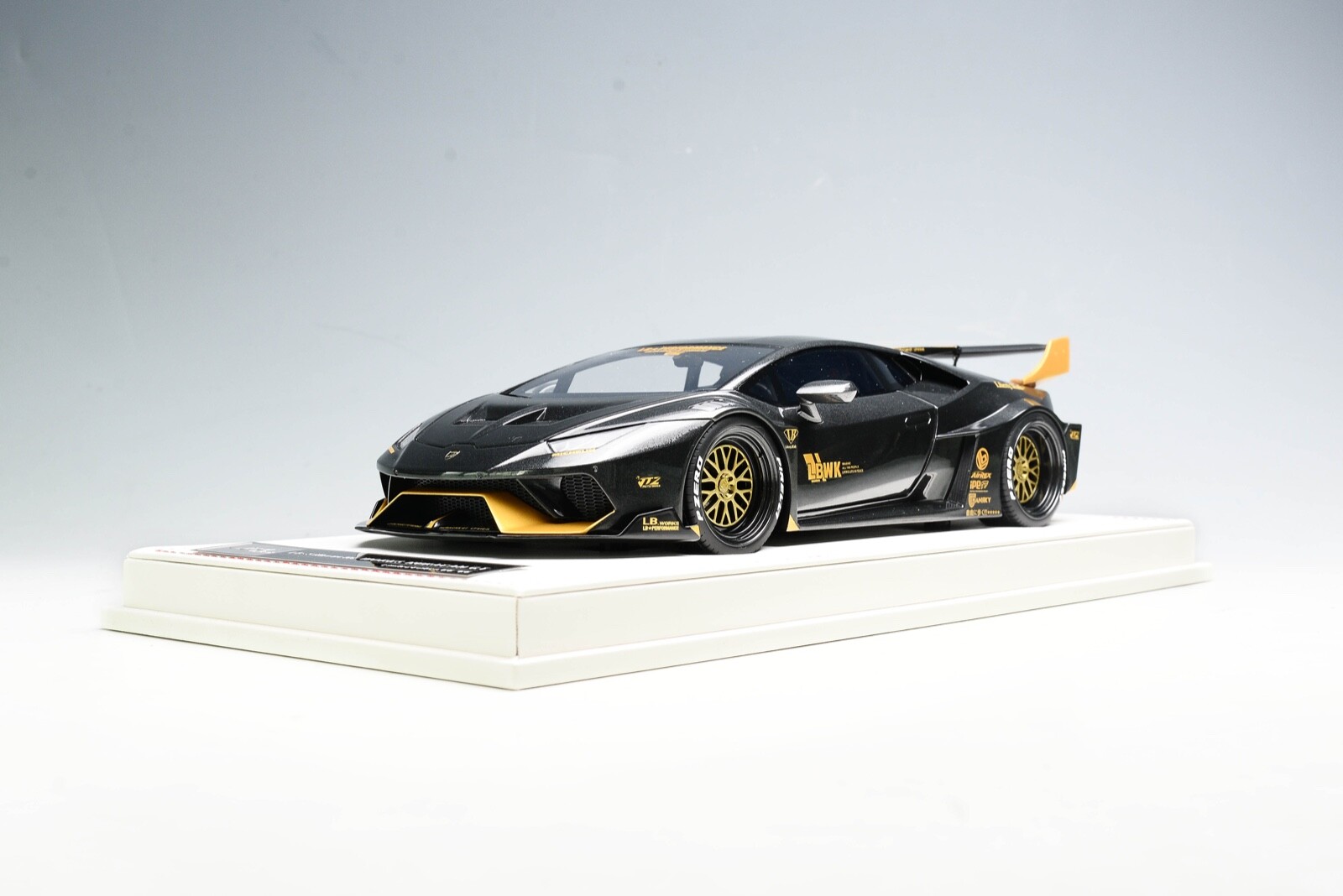 1/18 Ivy Models Lamborghini Huracan GT Liberty walk Black & Gold Leather 66 pcs