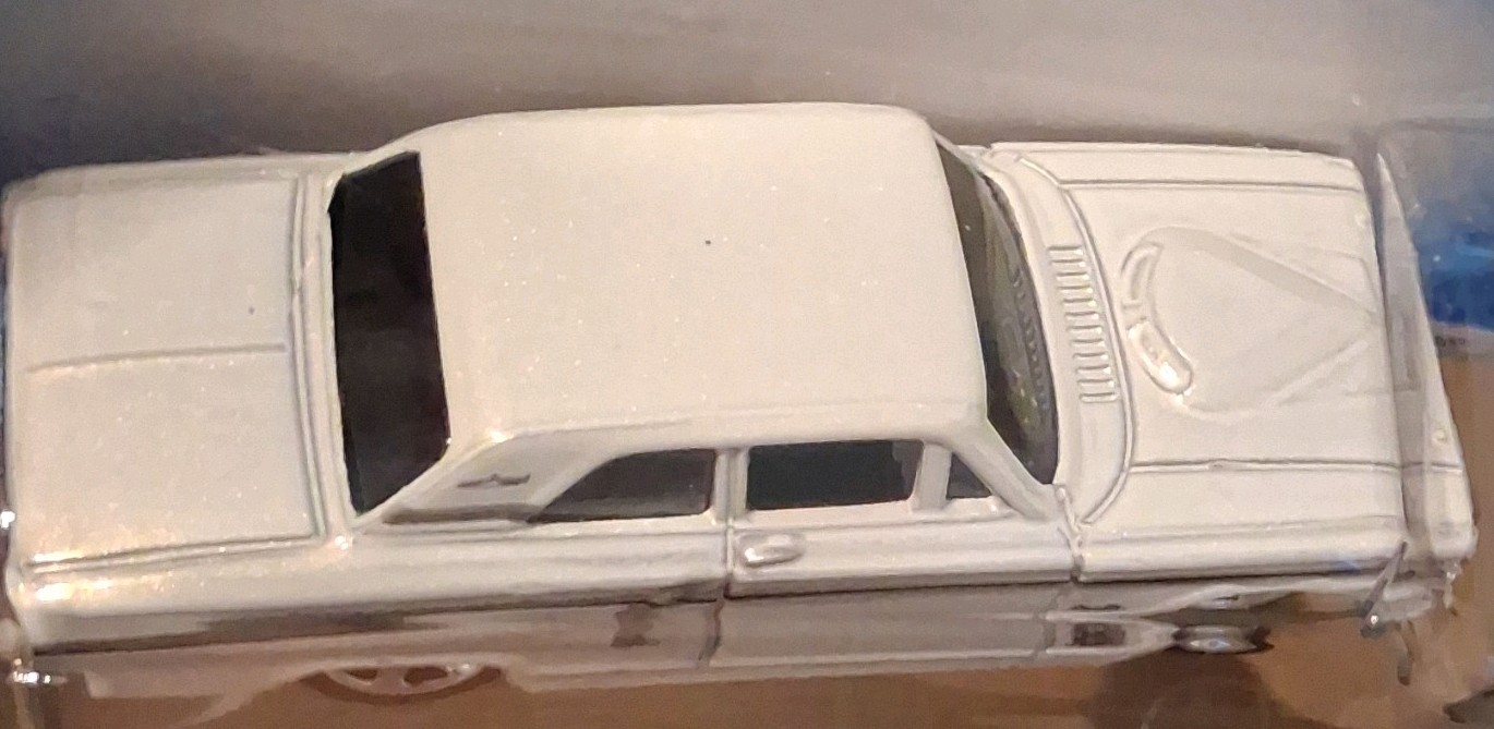 Hot Wheels Hot Auction 1963 Ford Thunderbird 1:64 Diecast White Unopened Box