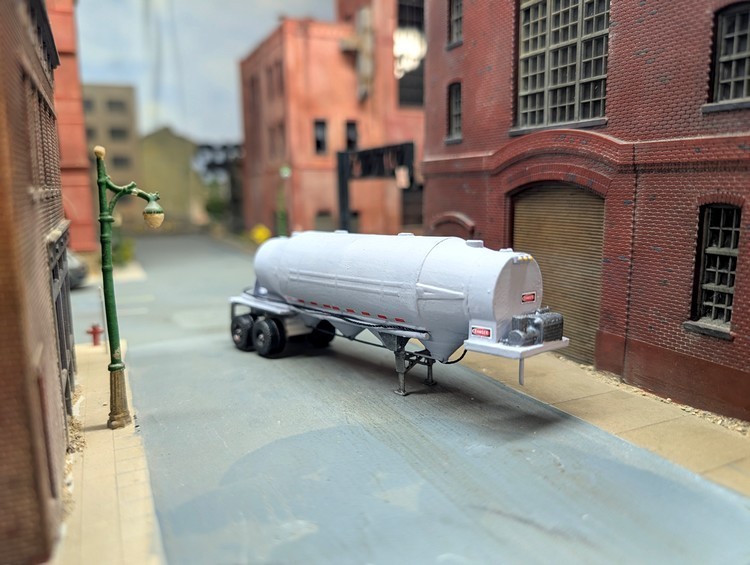 1/87 HO Scale Custom Built 1970s Pneumatic Dry Bulk Trailer. 3D Printed Model