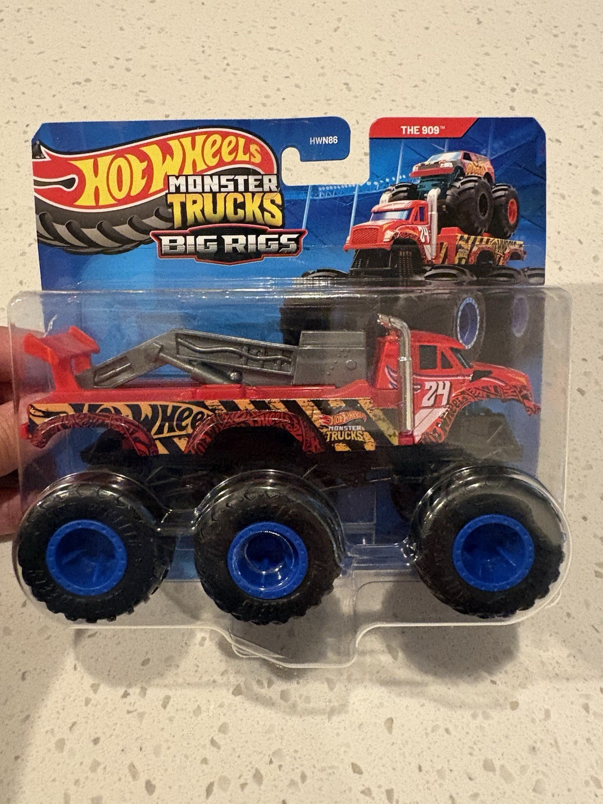 Hot Wheels Monster Trucks Big Rigs The 909 1/64 Truck Red Version New in Package