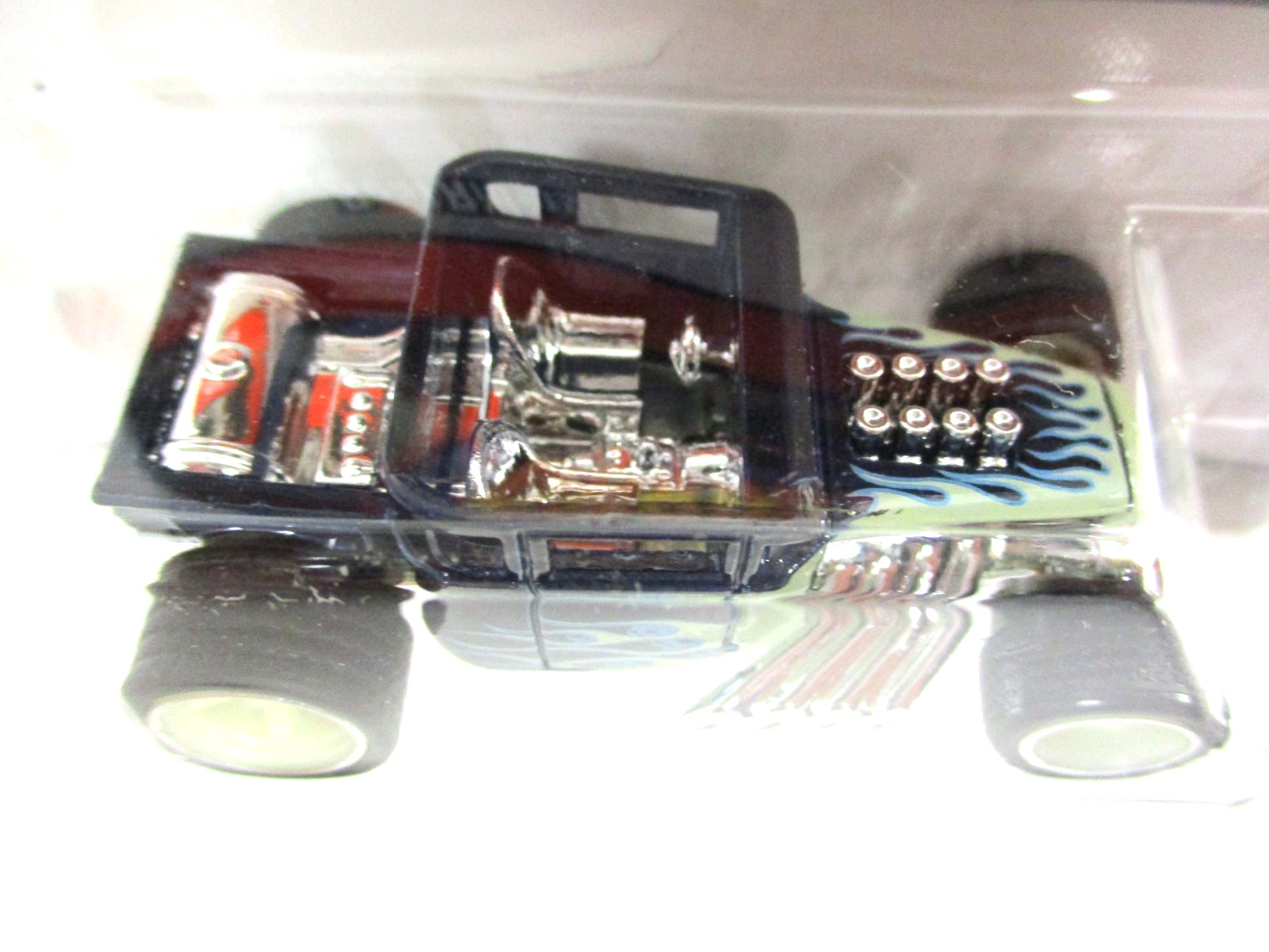 HOT WHEELS – LARRY’S GARAGE – BONE SHAKER CUSTOM RAT ROD PICKUP – REAL RIDERS